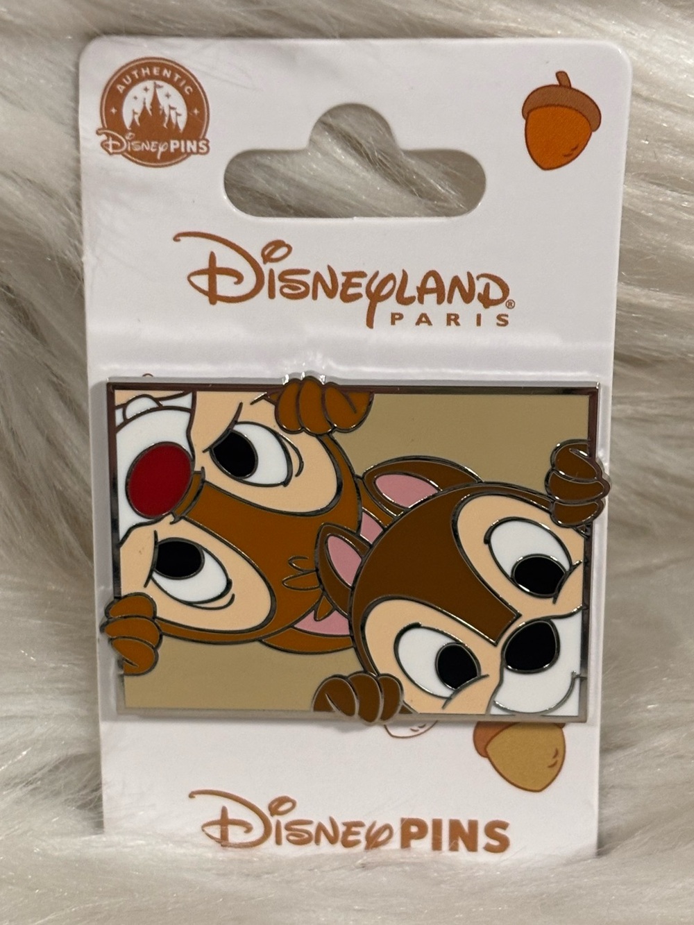 DLRP Disneyland Paris Chip and Dale Selfie Pin NEW